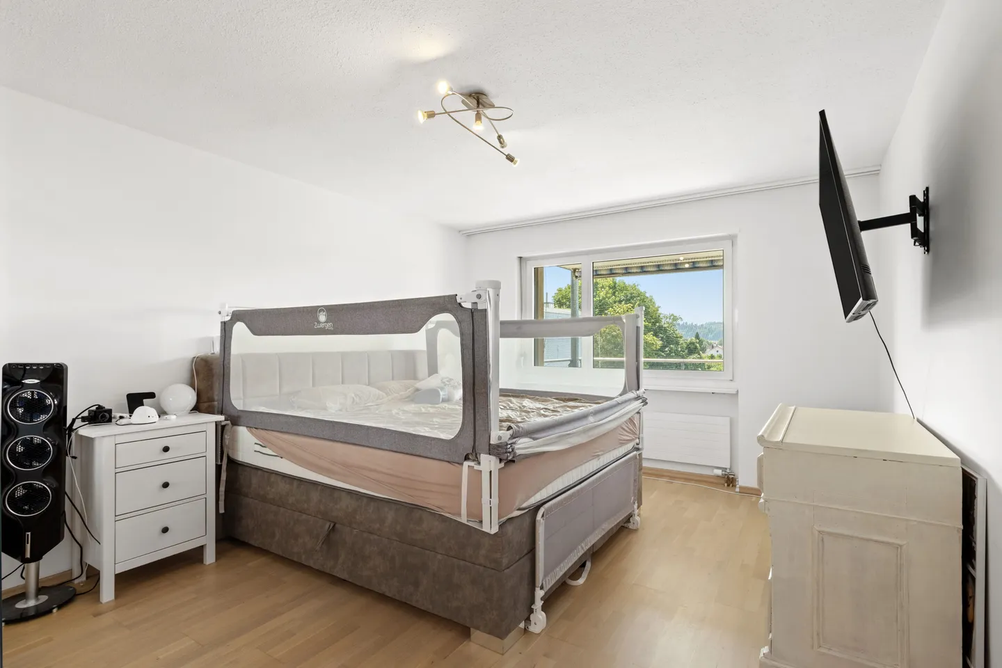 Helle 4.5-Zimmer-Wohnung mit Balkon in Beringen kaufen - Foto 5 von 10