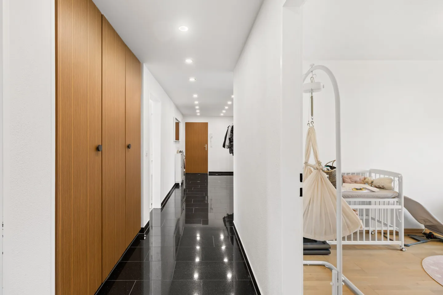 Helle 4.5-Zimmer-Wohnung mit Balkon in Beringen kaufen - Foto 6 von 10