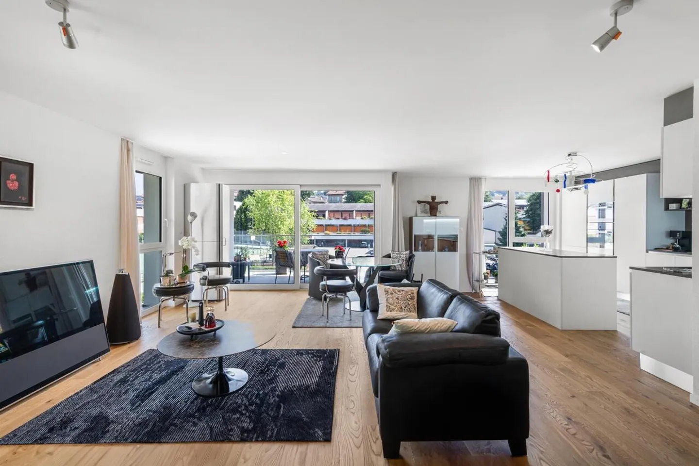 Maisonette esclusiva che unisce eleganza e comfort assoluto a St-Légier - Foto 3 di 13