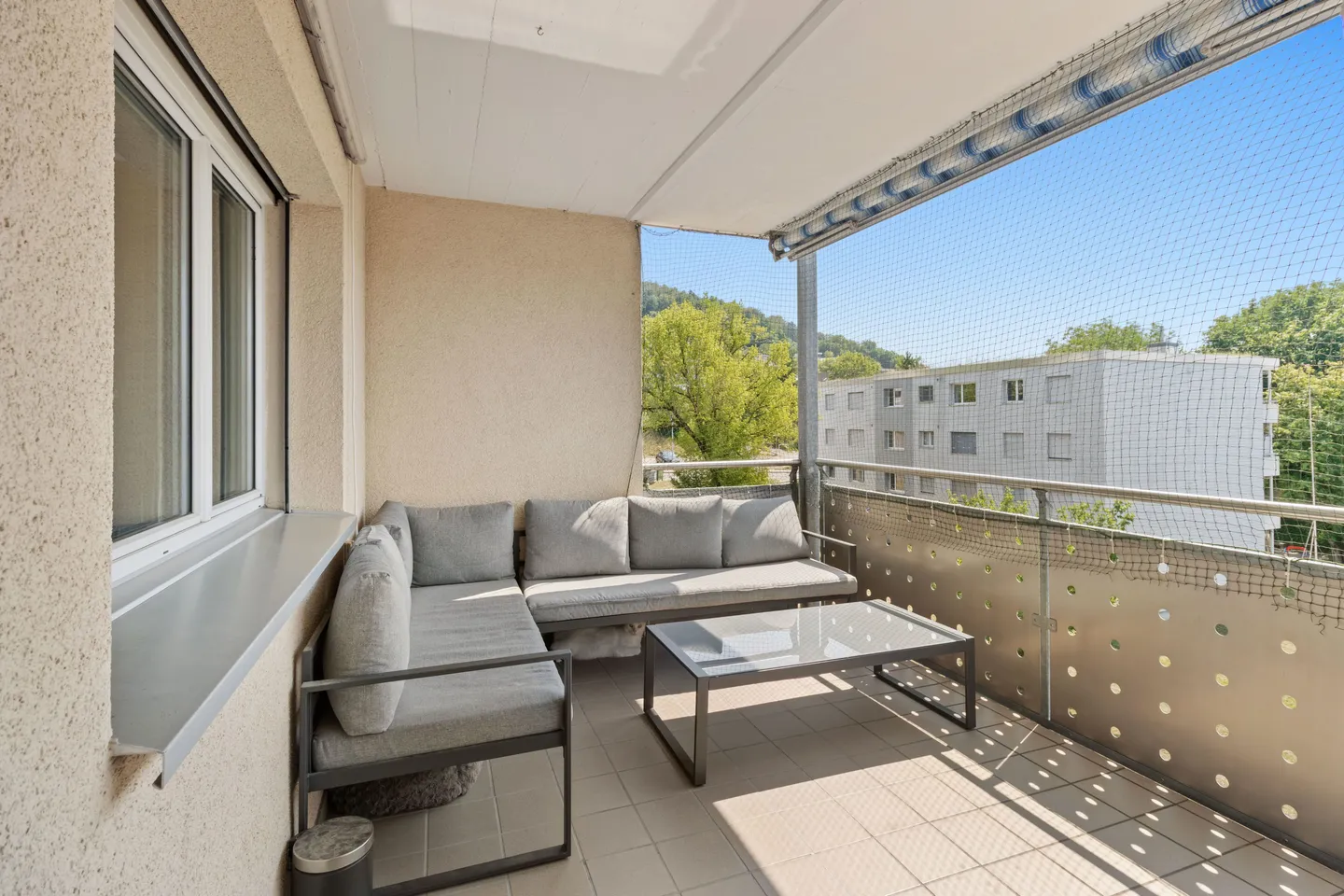 Helle 4.5-Zimmer-Wohnung mit Balkon in Beringen kaufen - Foto 9 von 10