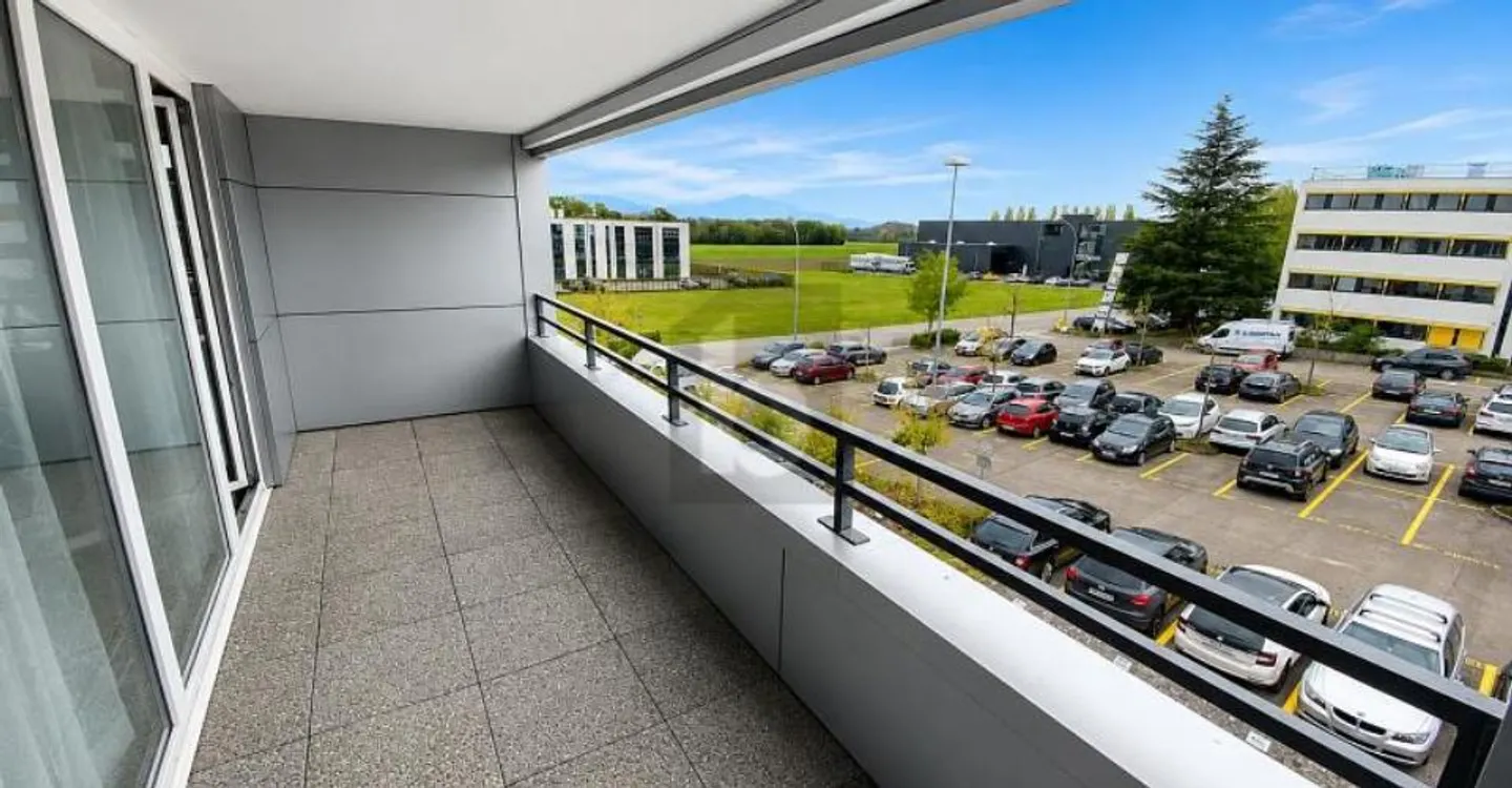 OFFICE FLOOR AT 4.39% GROSS AND 35 PARKING SPACES - Photo 5 of 6
