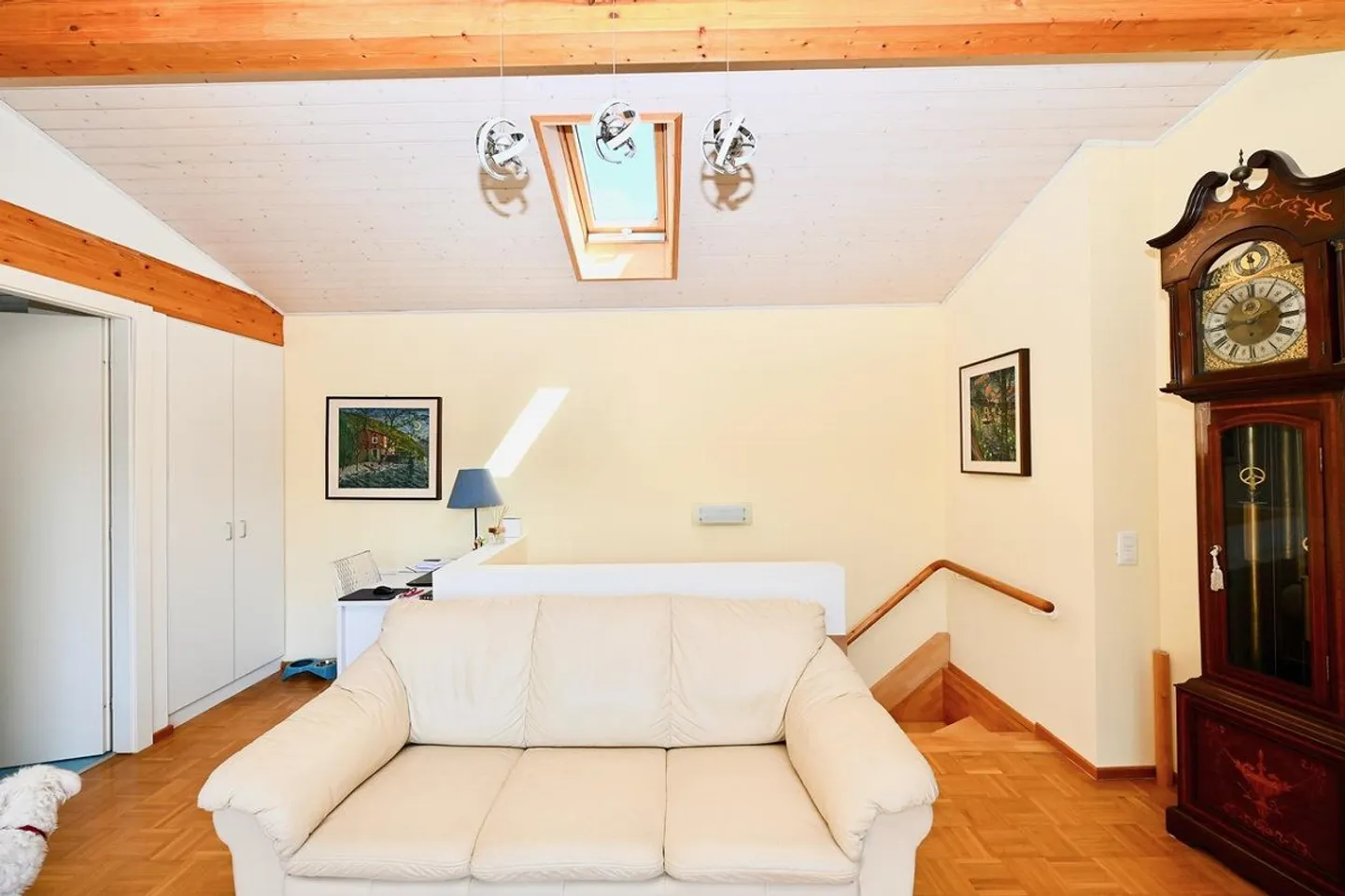 Elegant Detached House - Photo 8 of 19