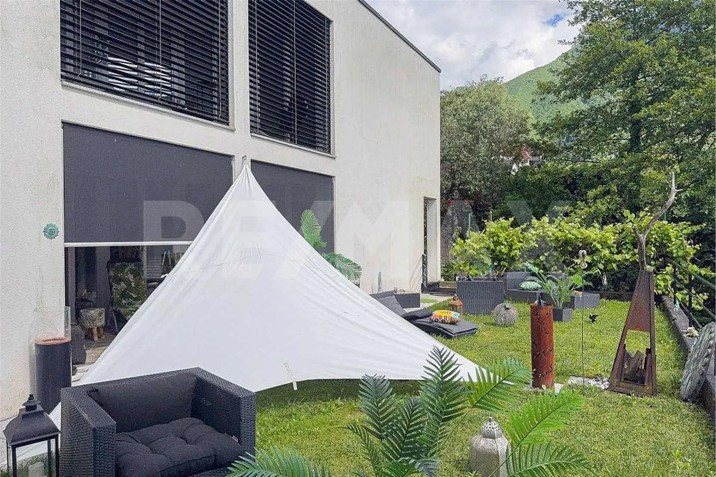 5,5-Zimmer-Villa mit Garten - Foto 3 von 13