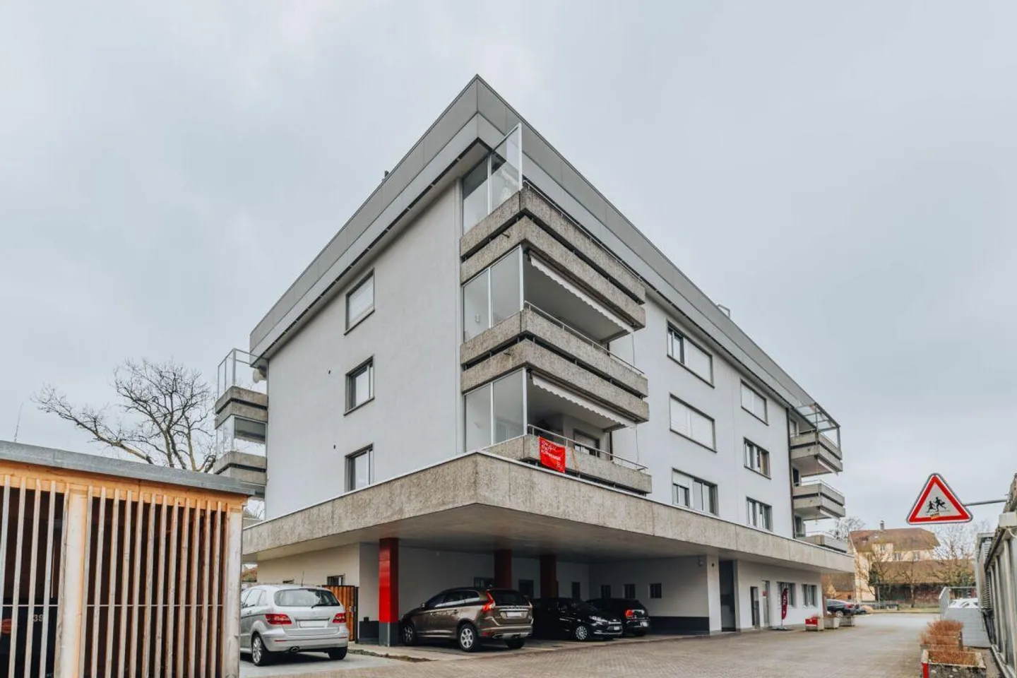 5.5 Room Penthouse Dream with 121 m² above the rooftops in the center of Langenthal! - Photo 1 of 13