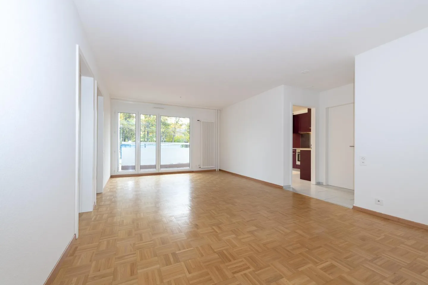 Rental with free deposit - Photo 1 of 6