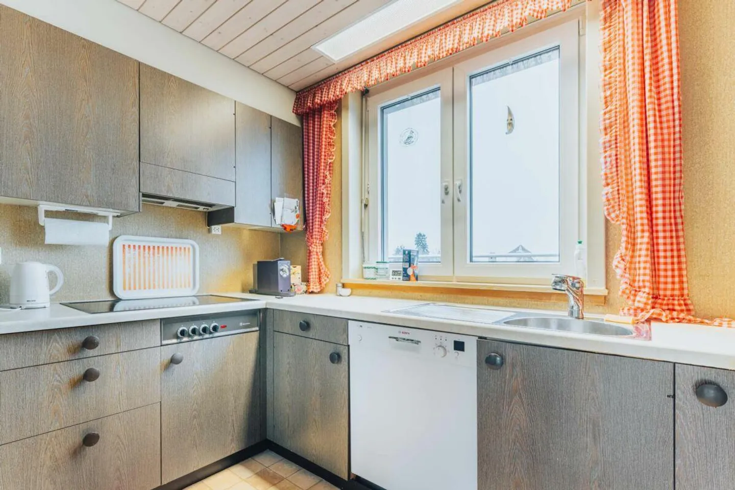 5.5 Room Penthouse Dream with 121 m² above the rooftops in the center of Langenthal! - Photo 5 of 13