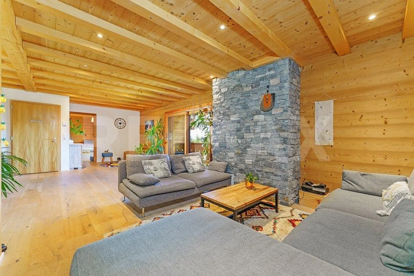 A 4.5-room apartment where the interior extends naturally... - Photo 4 of 13