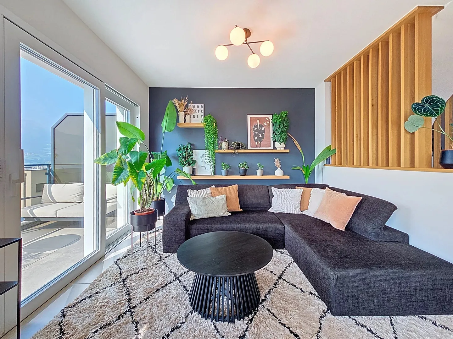 Villa contemporanea tra eleganza, comfort e natura - Foto 6 di 13