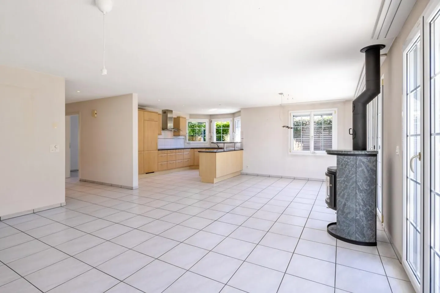 Jonen: Attractive Semi-Detached House with Private Garden - Photo 3 of 5