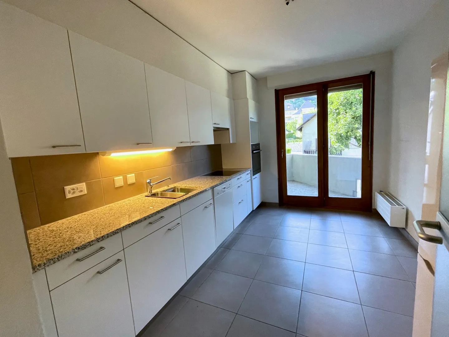 3.5 Room Apartment - Photo 4 of 13