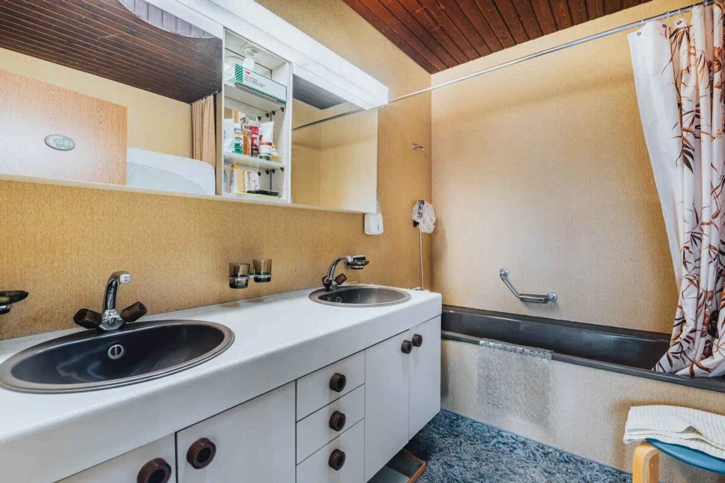 5.5 Room Penthouse Dream with 121 m² above the rooftops in the center of Langenthal! - Photo 10 of 13