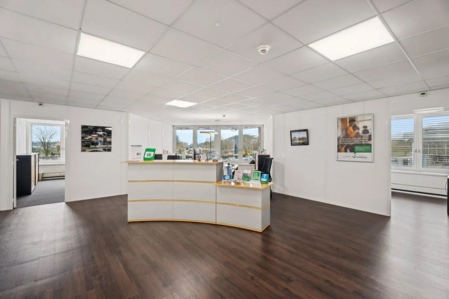 Bureaux Spacieux - Photo 3 sur 12