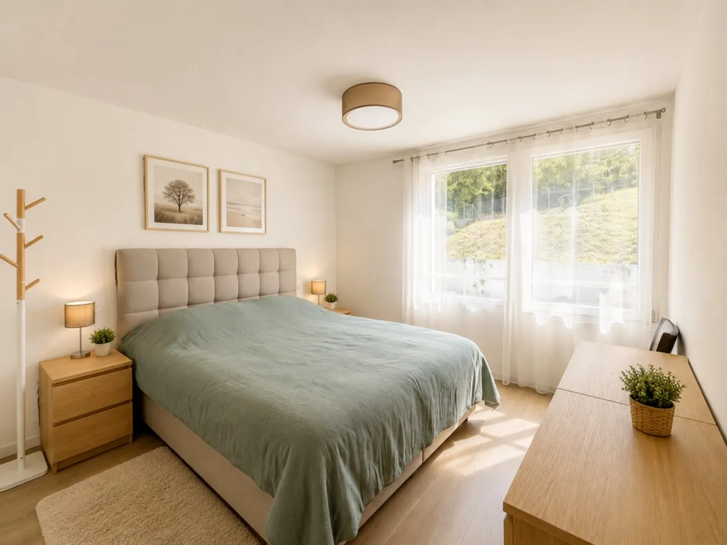 Charming Apartment with Lake View - Photo 8 of 23
