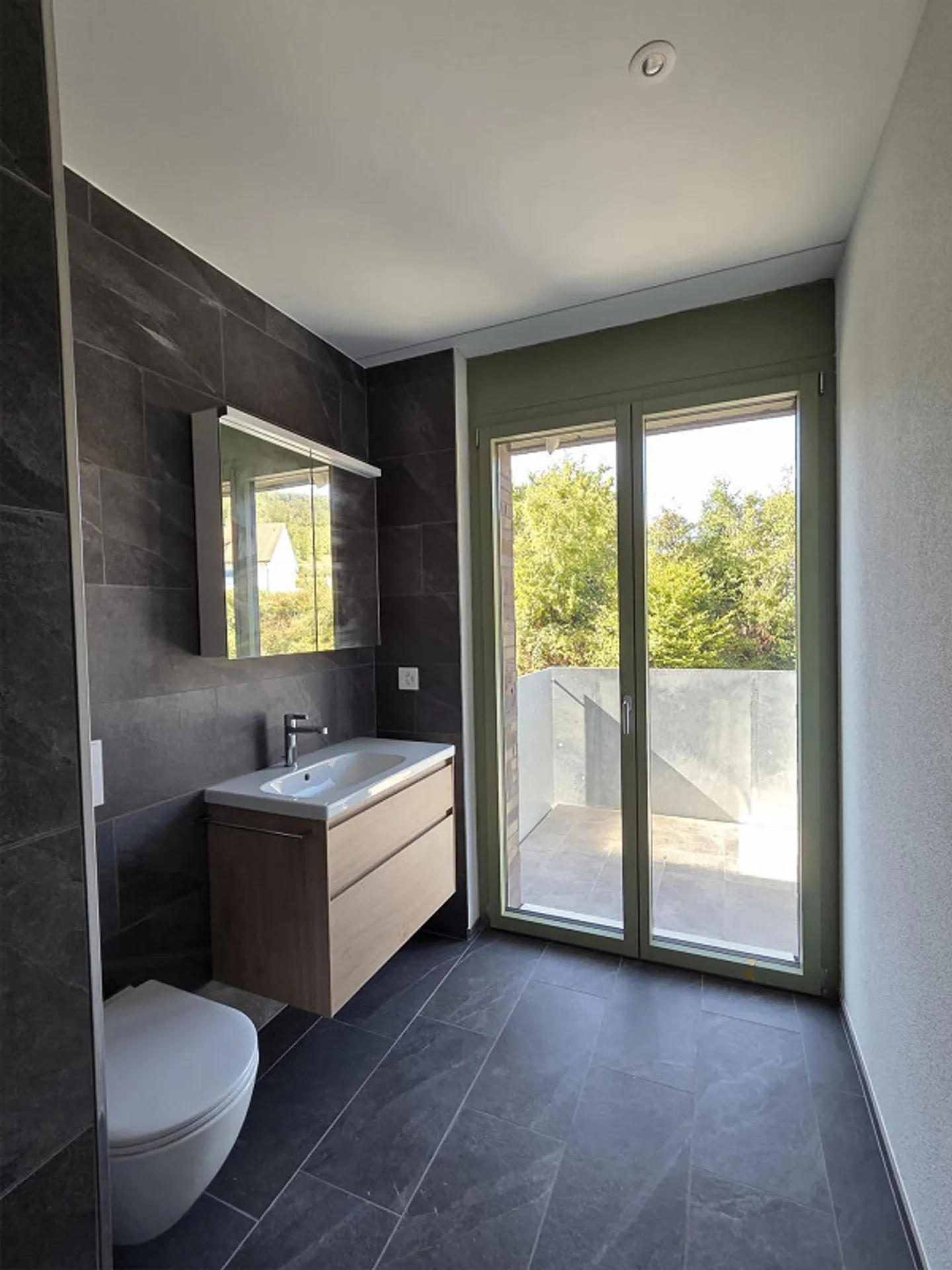 Vivere lungo il fiume: Appartamento nuovo di 2,5 stanze con grande balcone - Foto 3 di 5