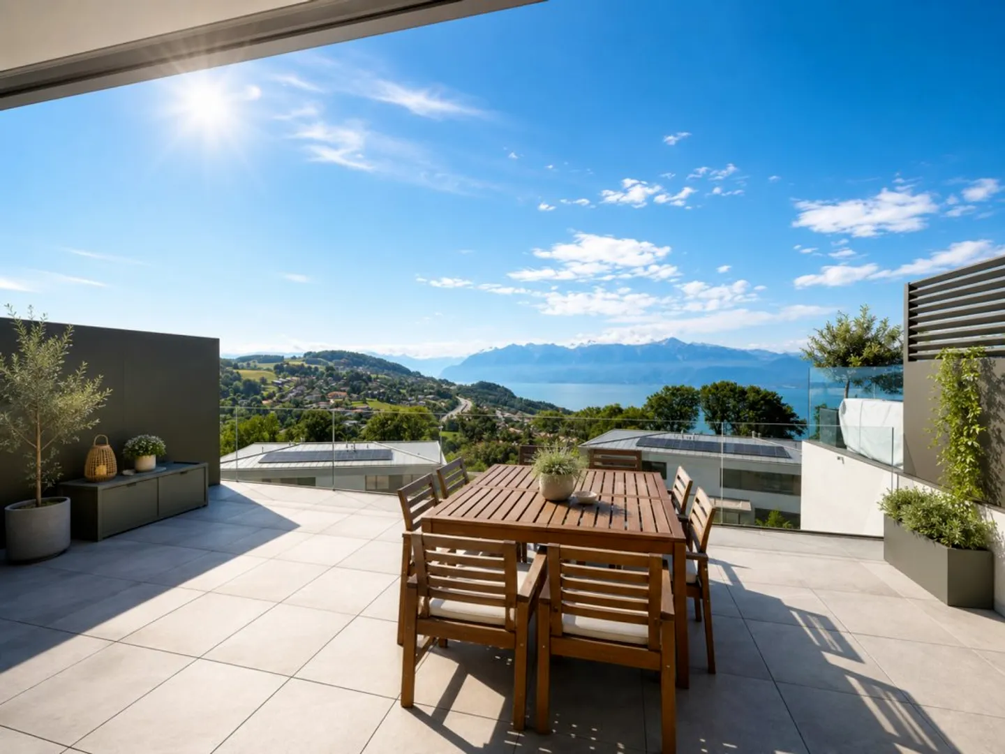 Charming Apartment with Lake View - Photo 2 of 23
