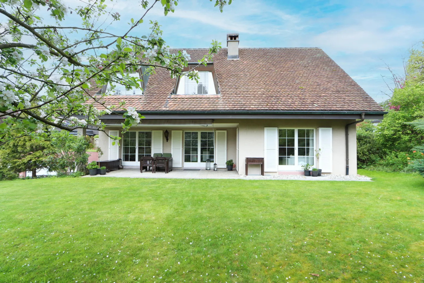 Charmantes Einfamilienhaus in Lyss - Foto 1 von 15