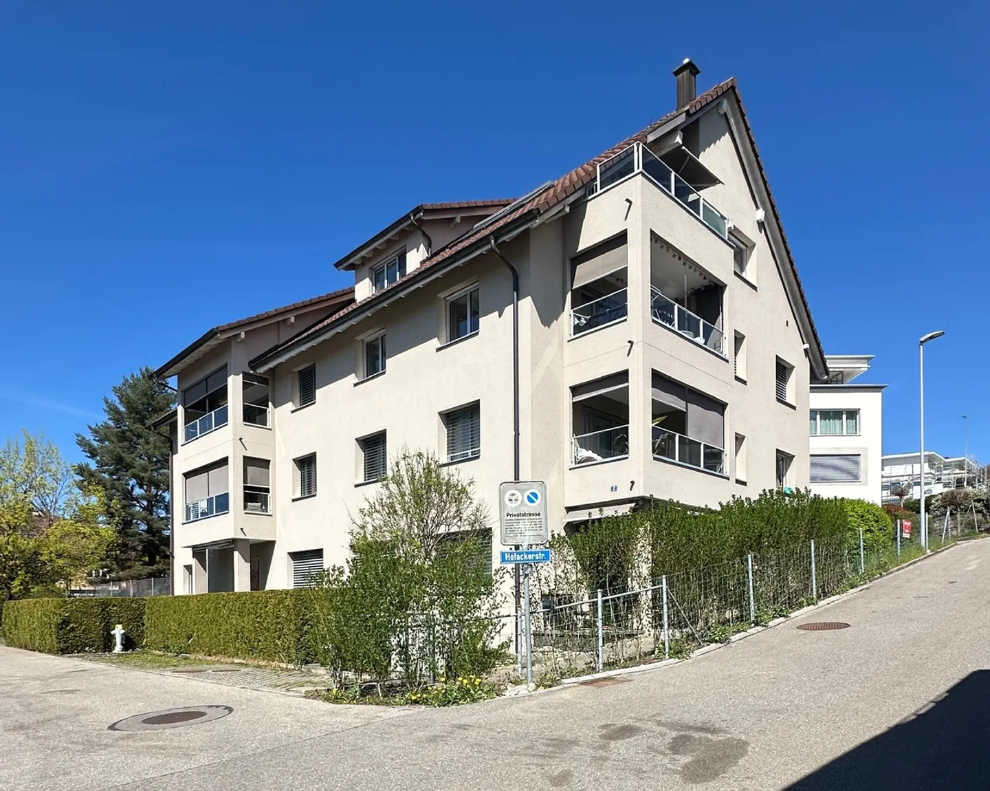 Your new feel-good oasis in the heart of Hedingen - Photo 1 of 13