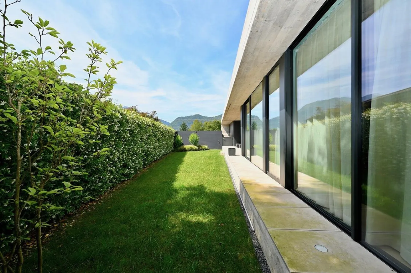Moderne Luxusvilla - Frieden, Privatsphäre und zeitgenössische Eleganz - Foto 4 von 25
