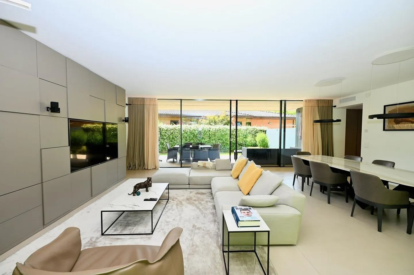 Moderne Luxusvilla - Frieden, Privatsphäre und zeitgenössische Eleganz - Foto 6 von 25