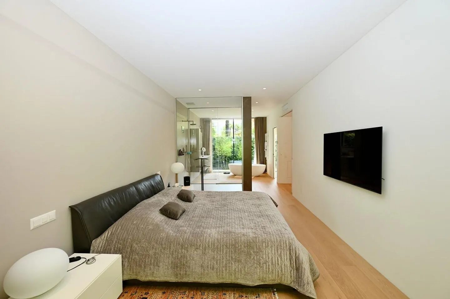 Moderne Luxusvilla - Frieden, Privatsphäre und zeitgenössische Eleganz - Foto 10 von 25