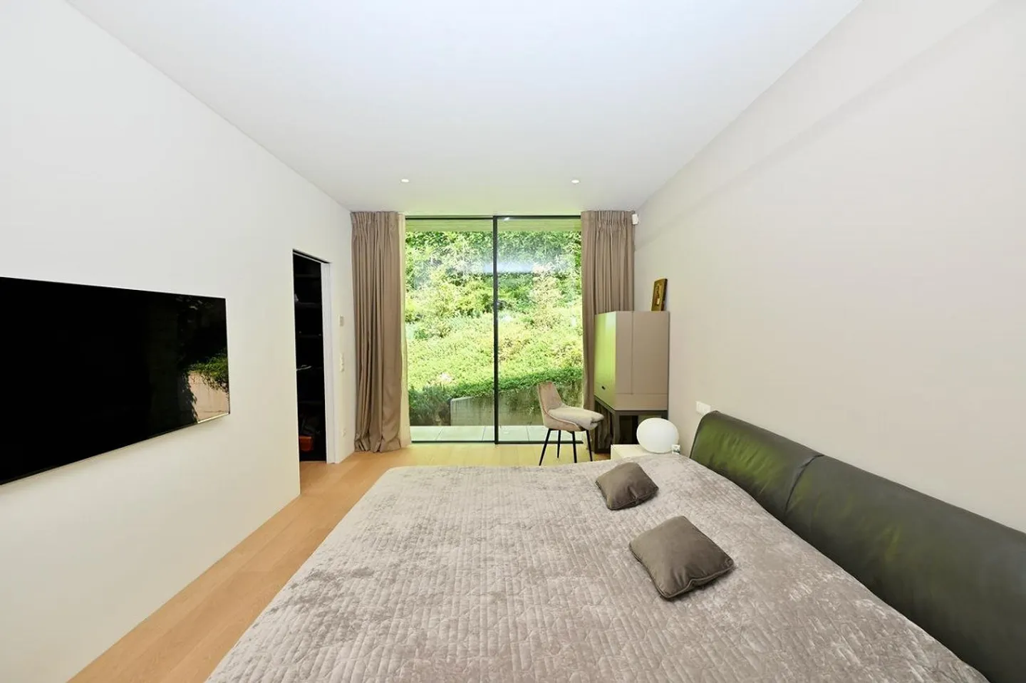 Moderne Luxusvilla - Frieden, Privatsphäre und zeitgenössische Eleganz - Foto 11 von 25