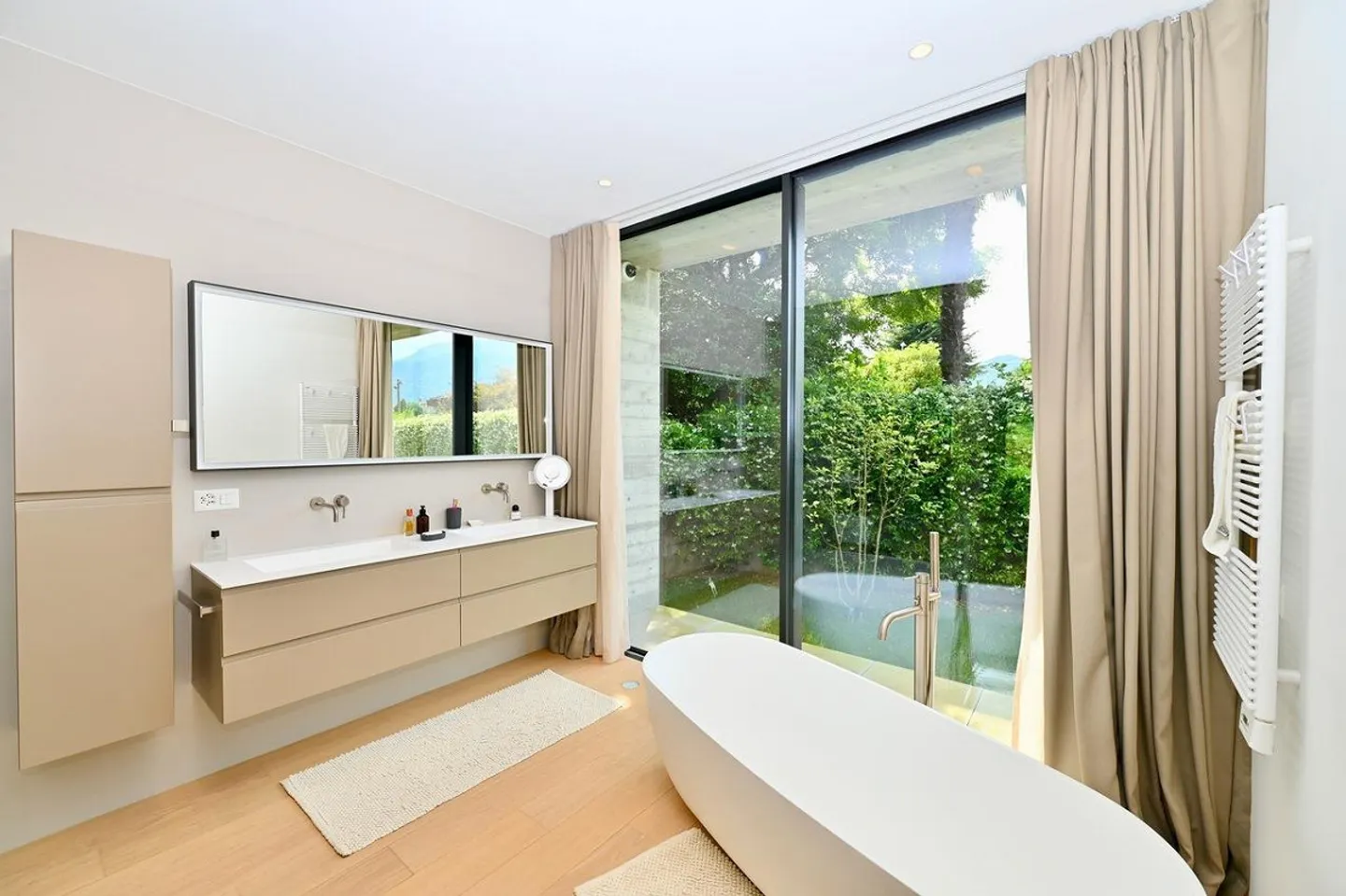 Moderne Luxusvilla - Frieden, Privatsphäre und zeitgenössische Eleganz - Foto 12 von 25