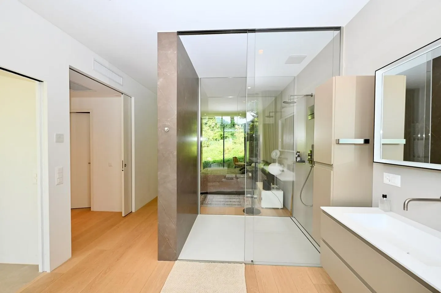 Moderne Luxusvilla - Frieden, Privatsphäre und zeitgenössische Eleganz - Foto 13 von 25