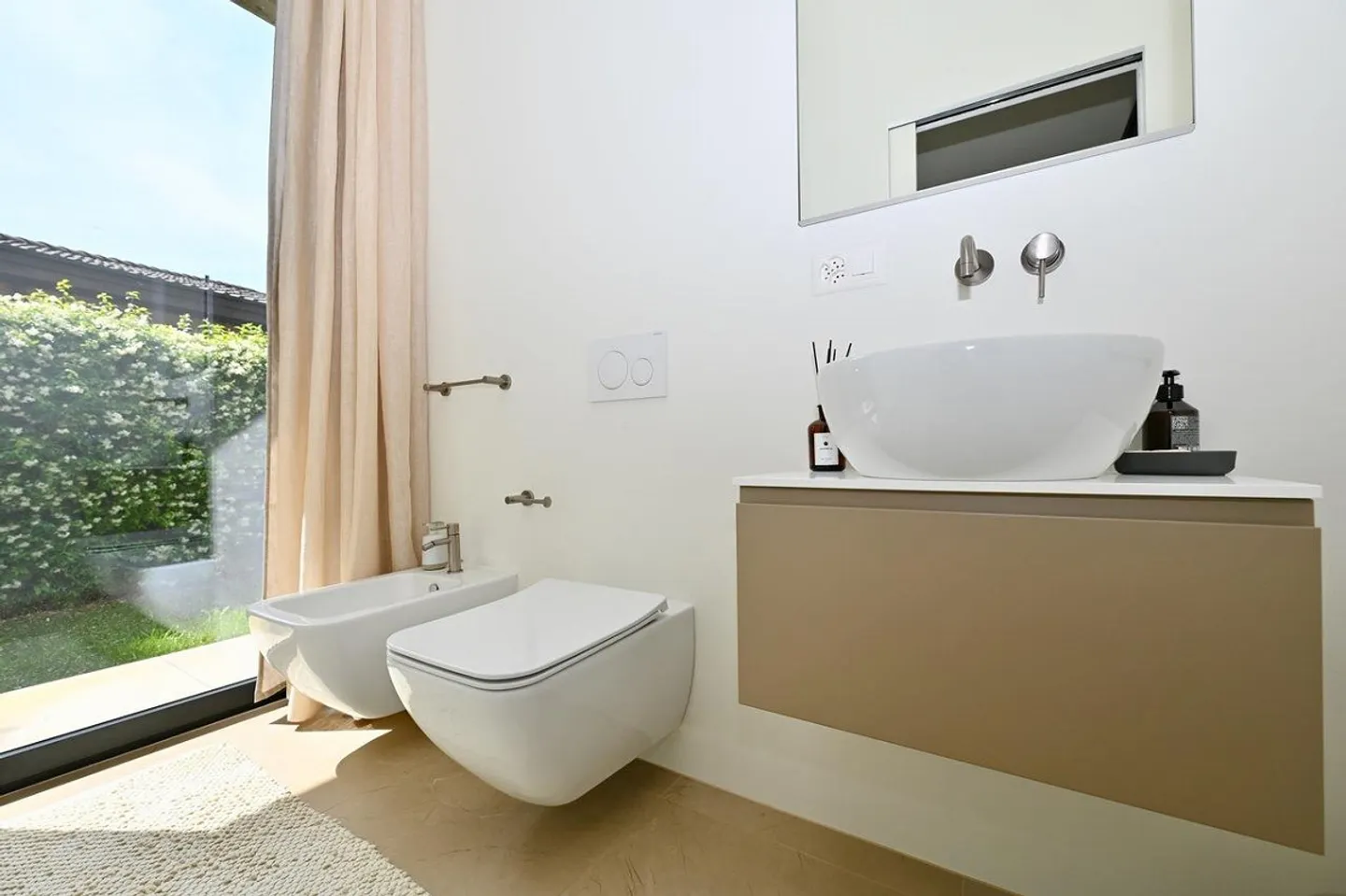 Moderne Luxusvilla - Frieden, Privatsphäre und zeitgenössische Eleganz - Foto 14 von 25