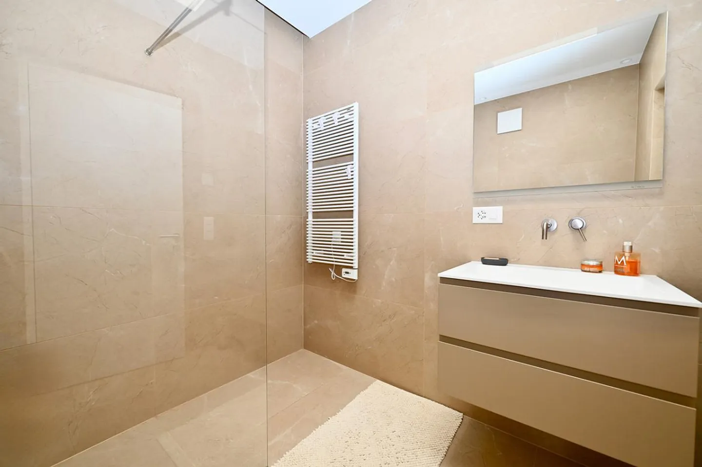 Moderne Luxusvilla - Frieden, Privatsphäre und zeitgenössische Eleganz - Foto 17 von 25