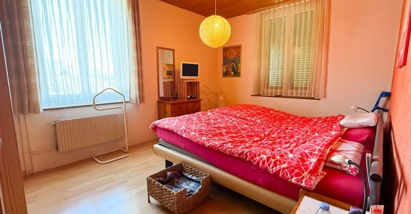 Proprietà di investimento con storia e futuro - Casa plurifamiliare con riserva di terreno a Luterbach - Foto 10 di 13