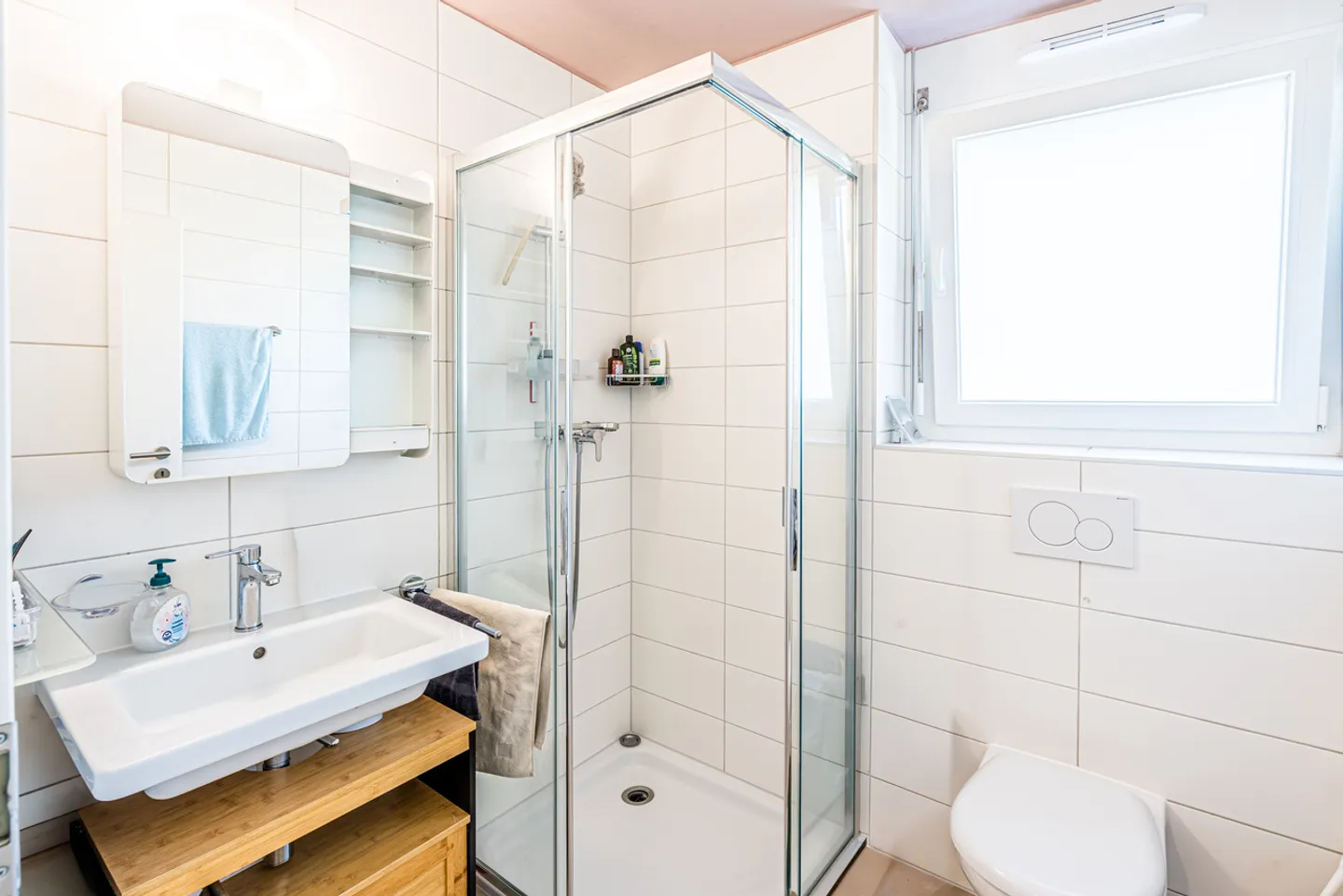 Beautiful 2.5-room apartment with bright private balcony - Photo 6 of 9