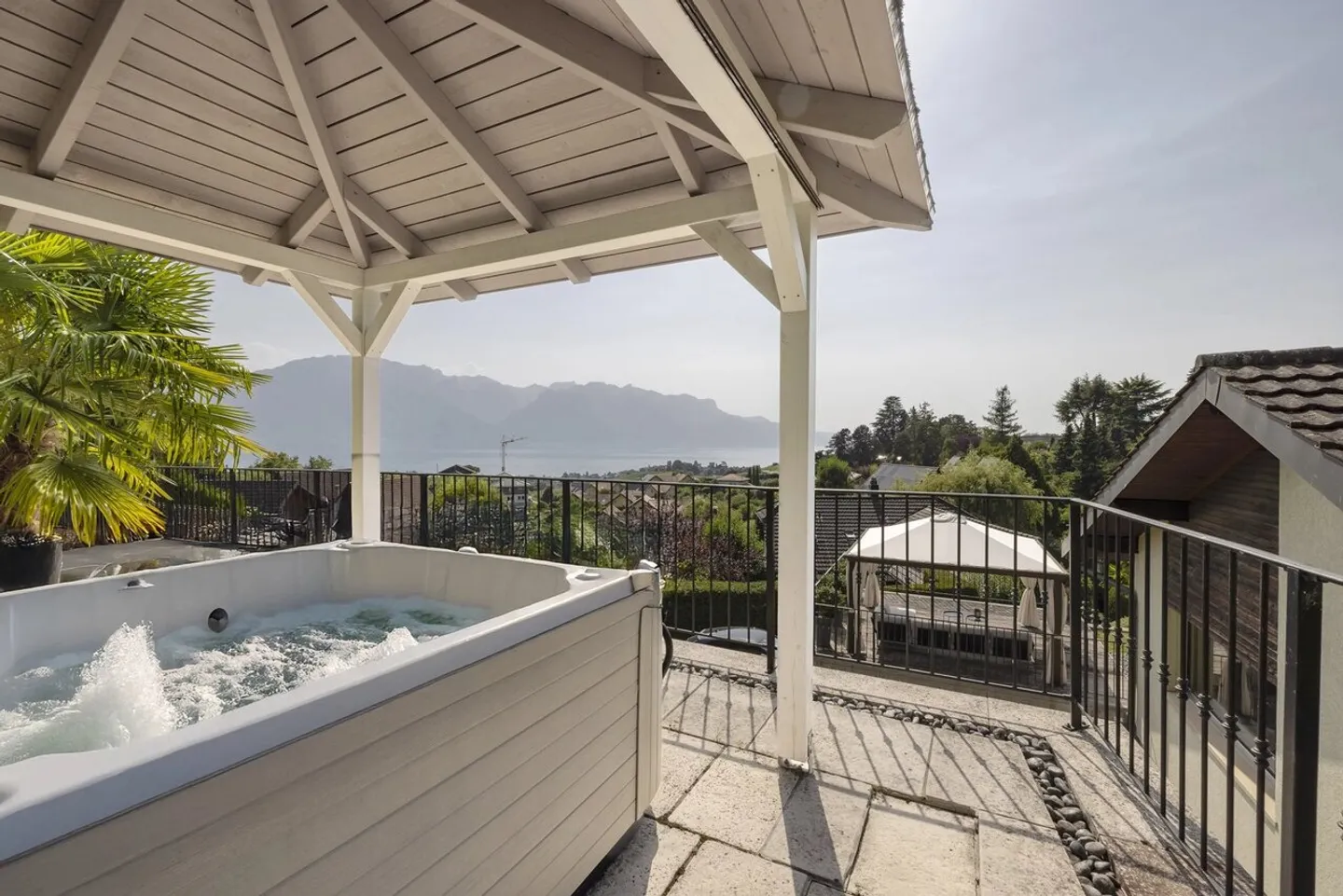 Belle villa individuelle avec vue magnifique sur le lac - Photo 3 sur 13