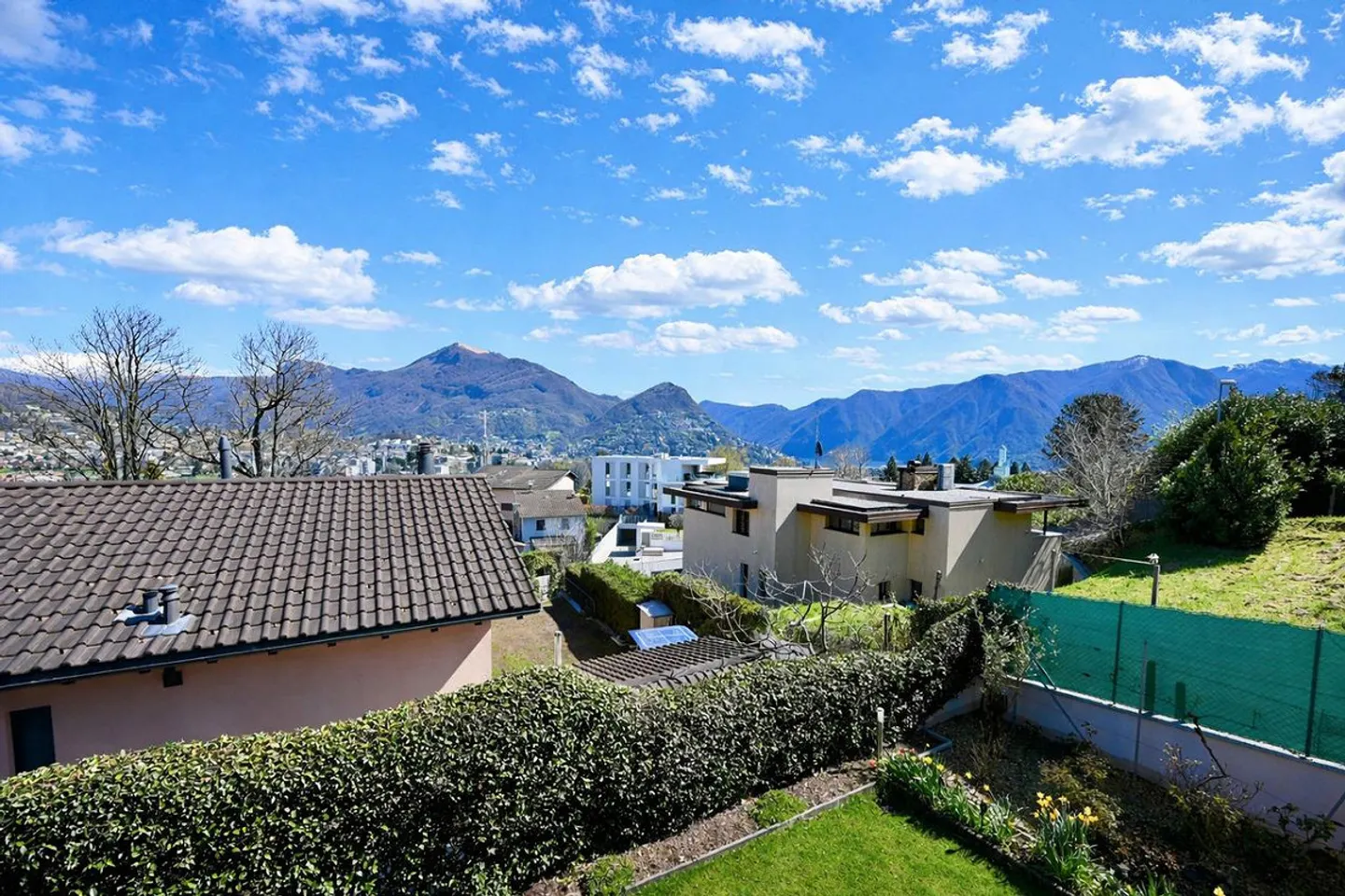 Villa Elegante con Vista Lago - Foto 4 di 27