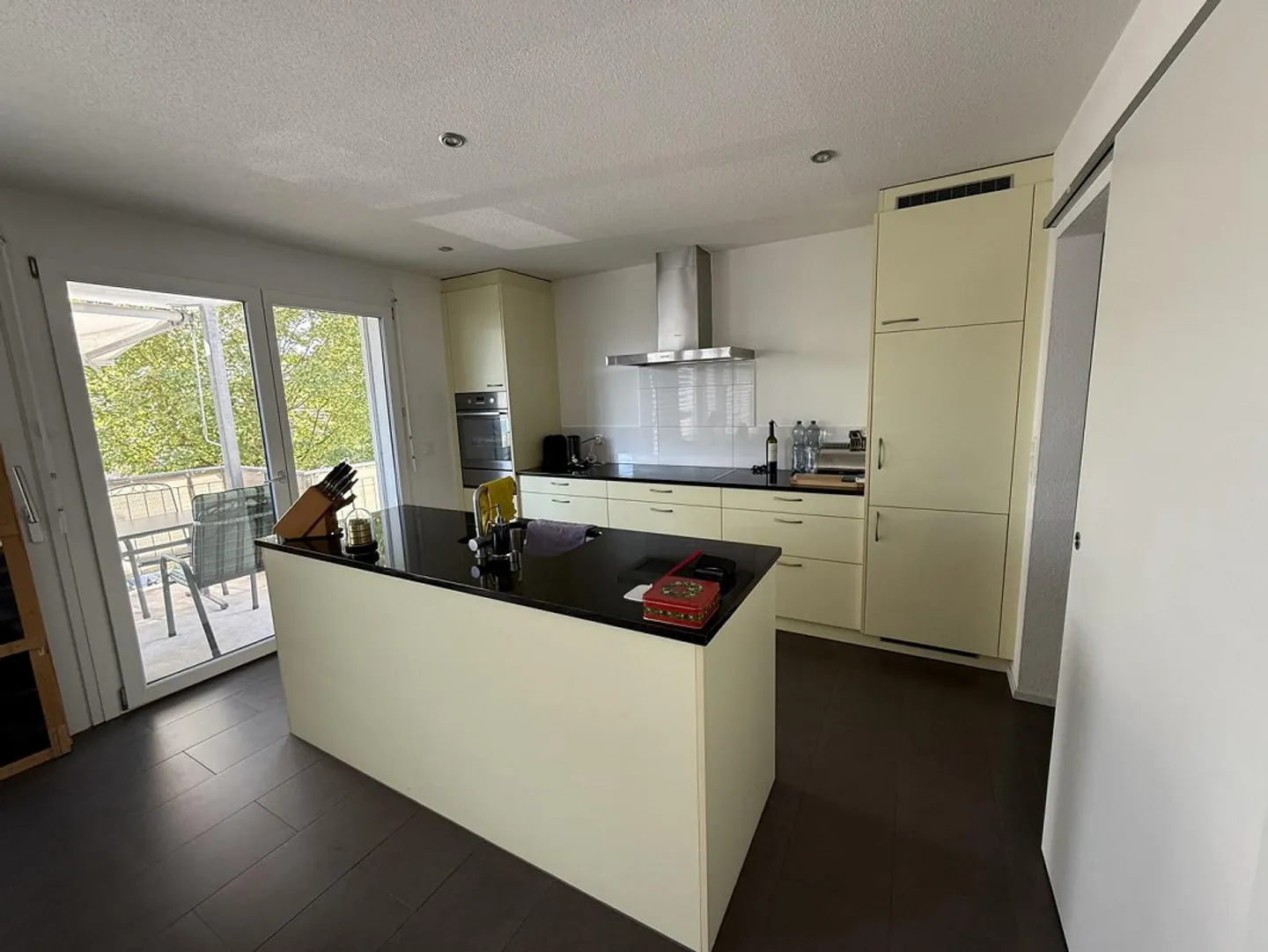 Geräumige Wohnung mit Balkon - Foto 2 von 6