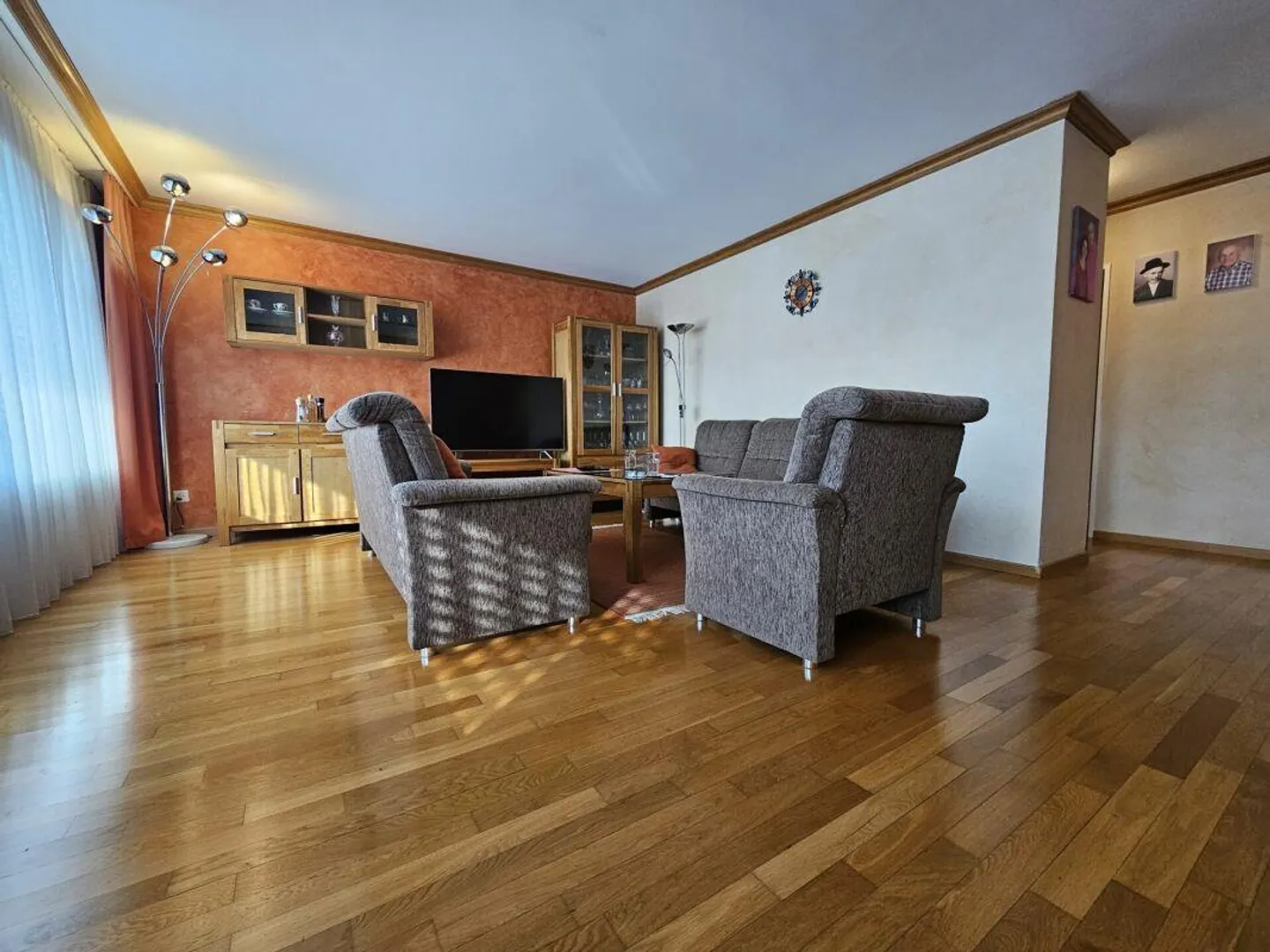 Appartamento 4.5 stanze con vista lontana - Foto 1 di 8