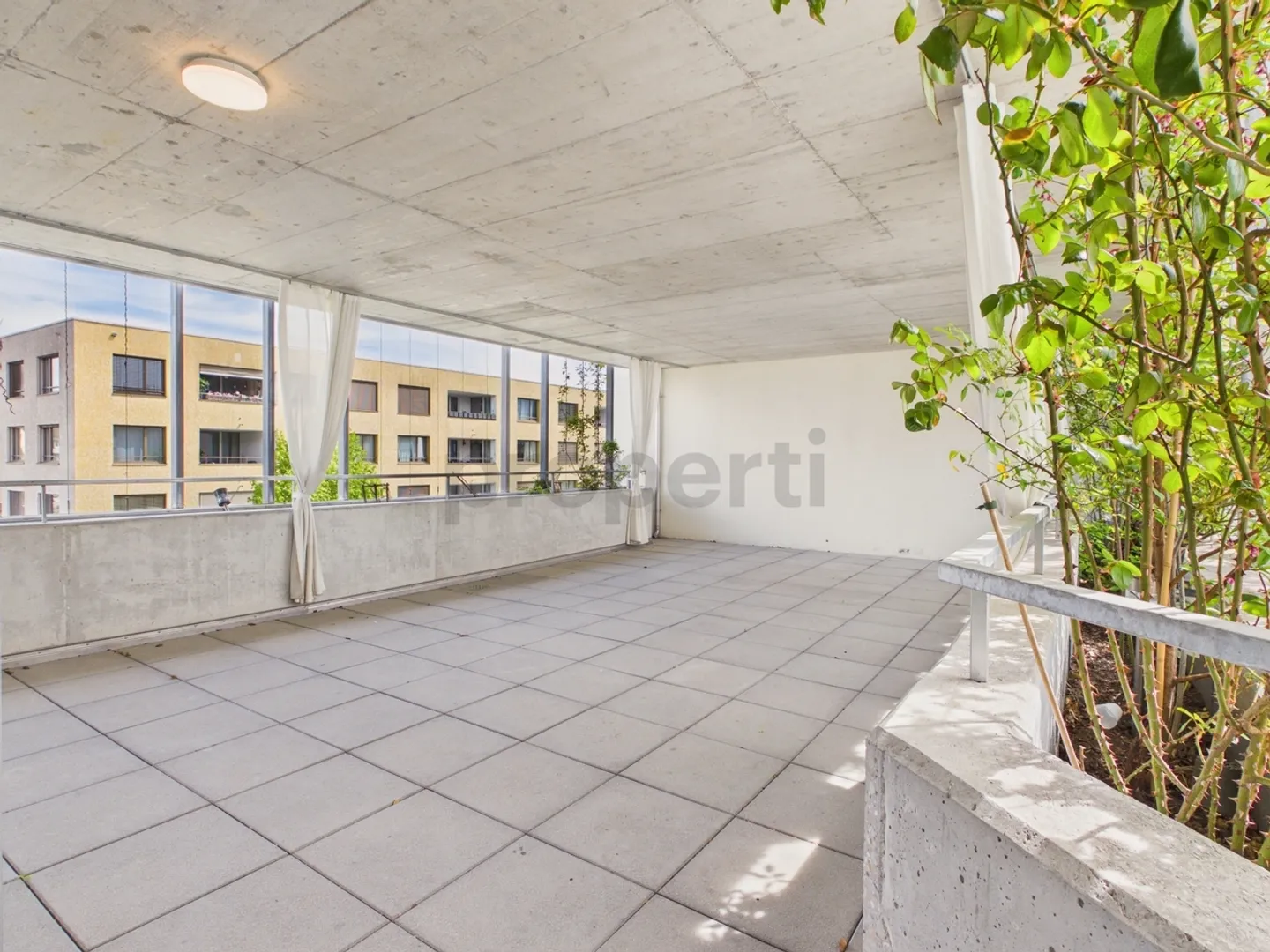 Appartamento moderno con terrazza - Foto 5 di 13