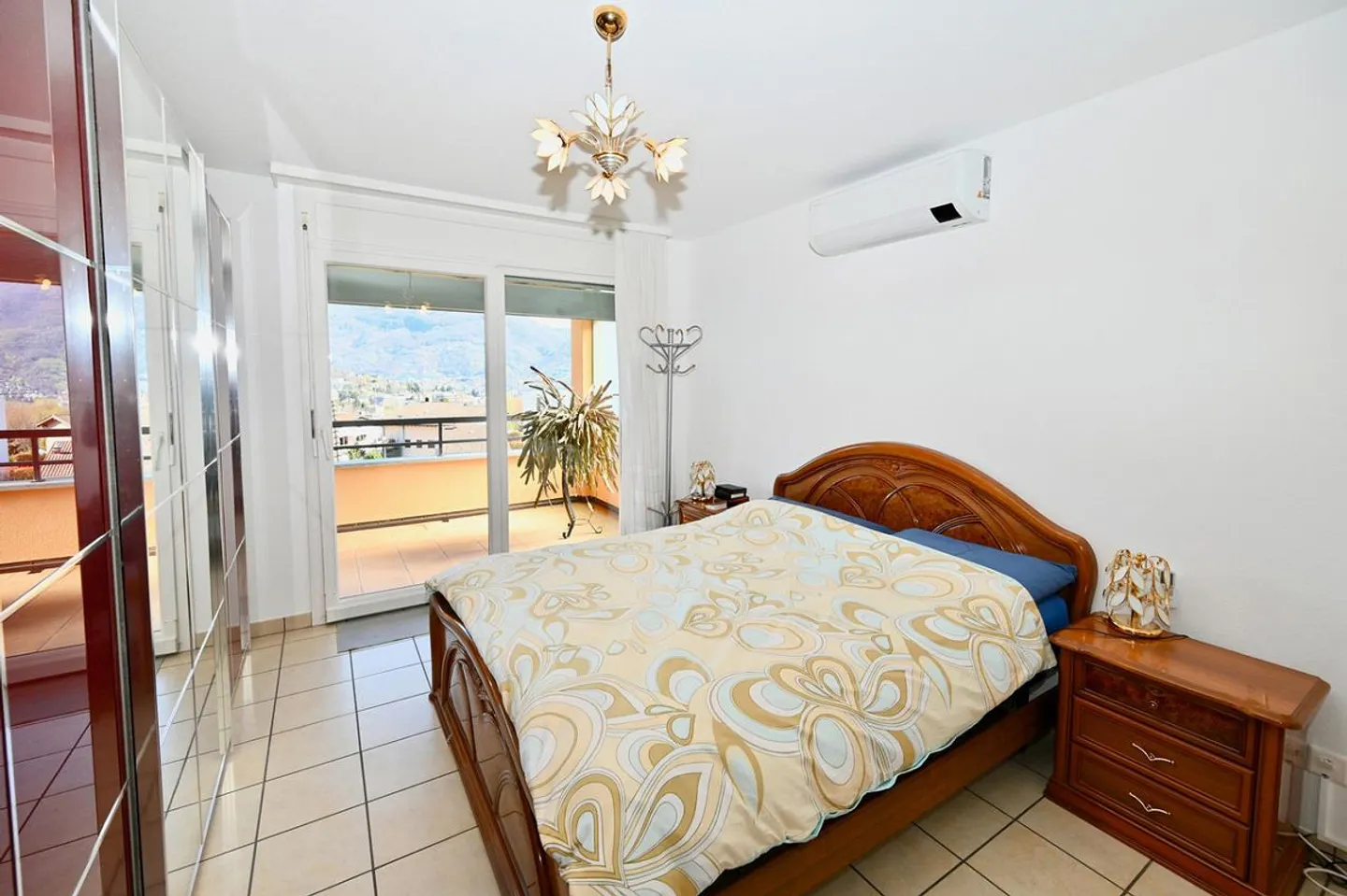 Villa Elegante con Vista Lago - Foto 14 di 27