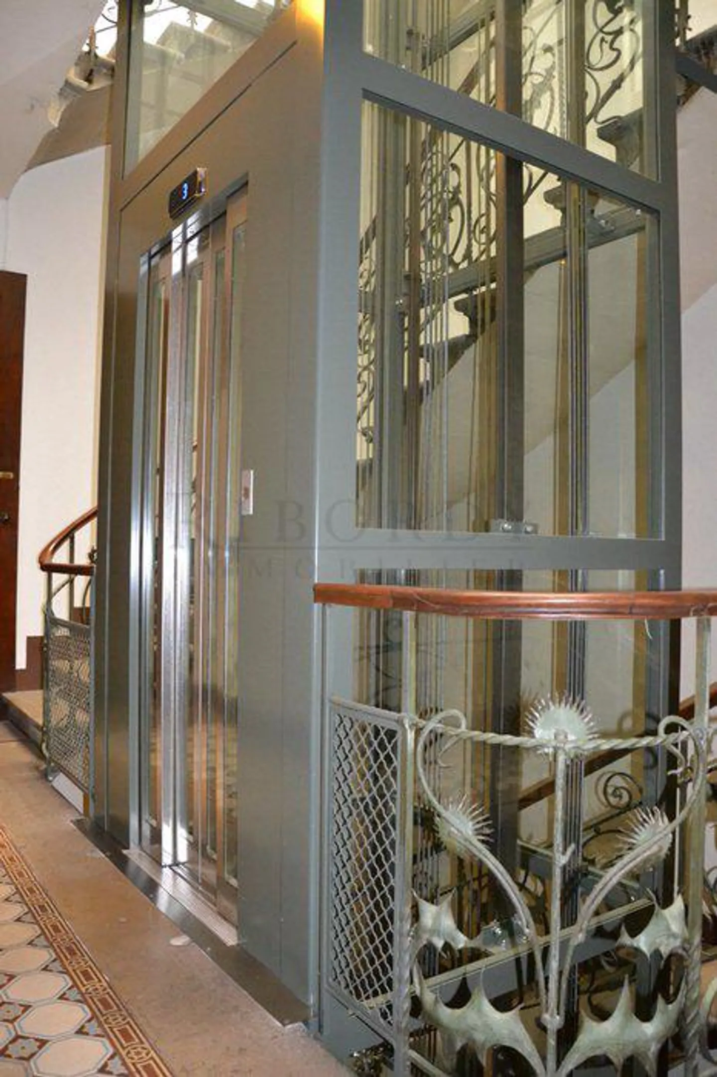 Appartamento con 2.0 stanze arredato in un edificio storico! - Foto 3 di 8