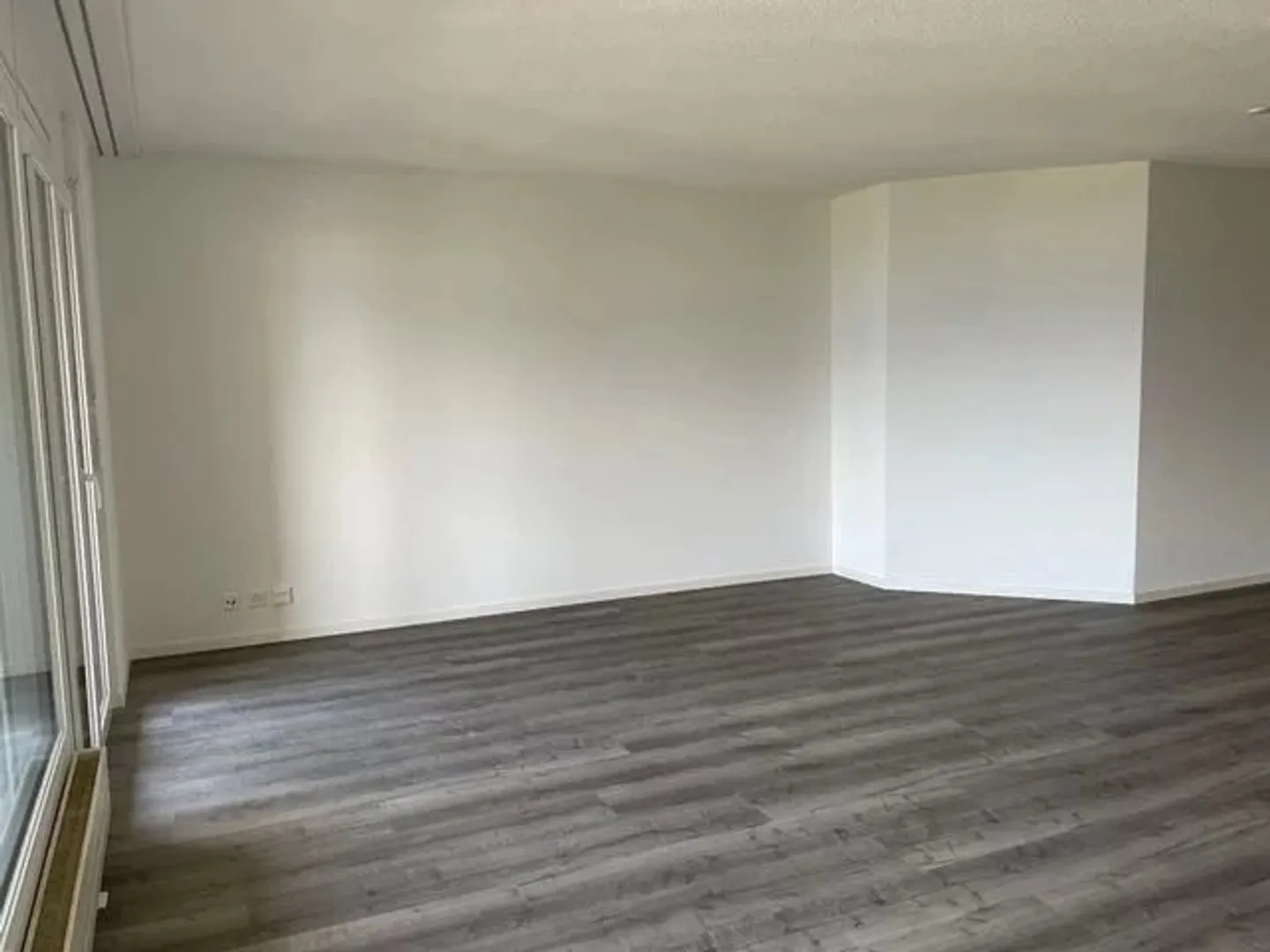 3.5-room apartment on the 3rd floor - Newly renovated - Photo 4 of 10