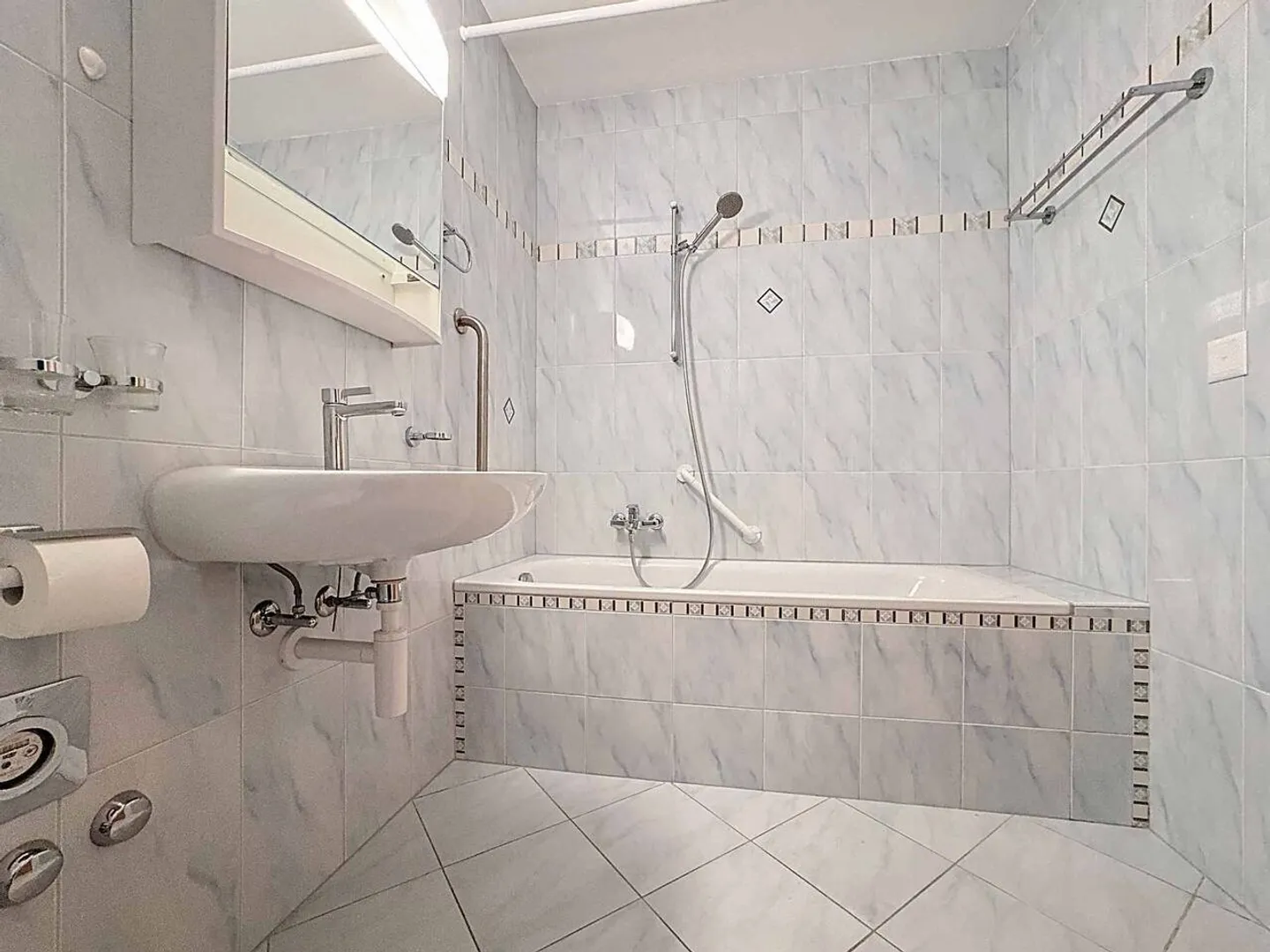 Appartement spacieux de 3,5 pièces avec balcon - Photo 8 sur 13