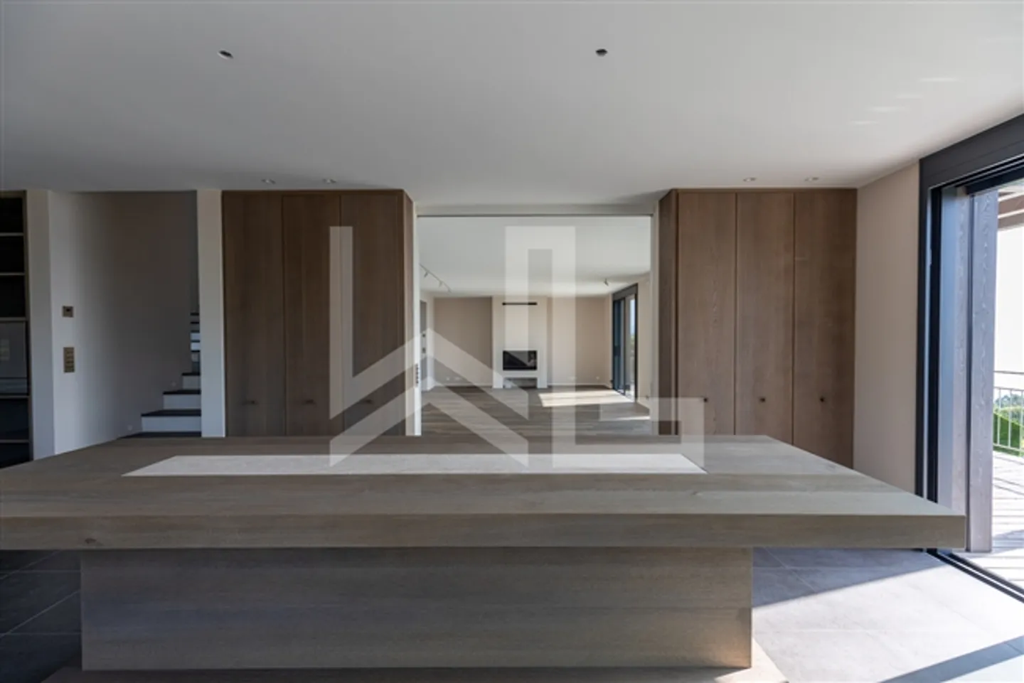 Stunning property with exceptional views of the lake and the Alps - Photo 5 of 13