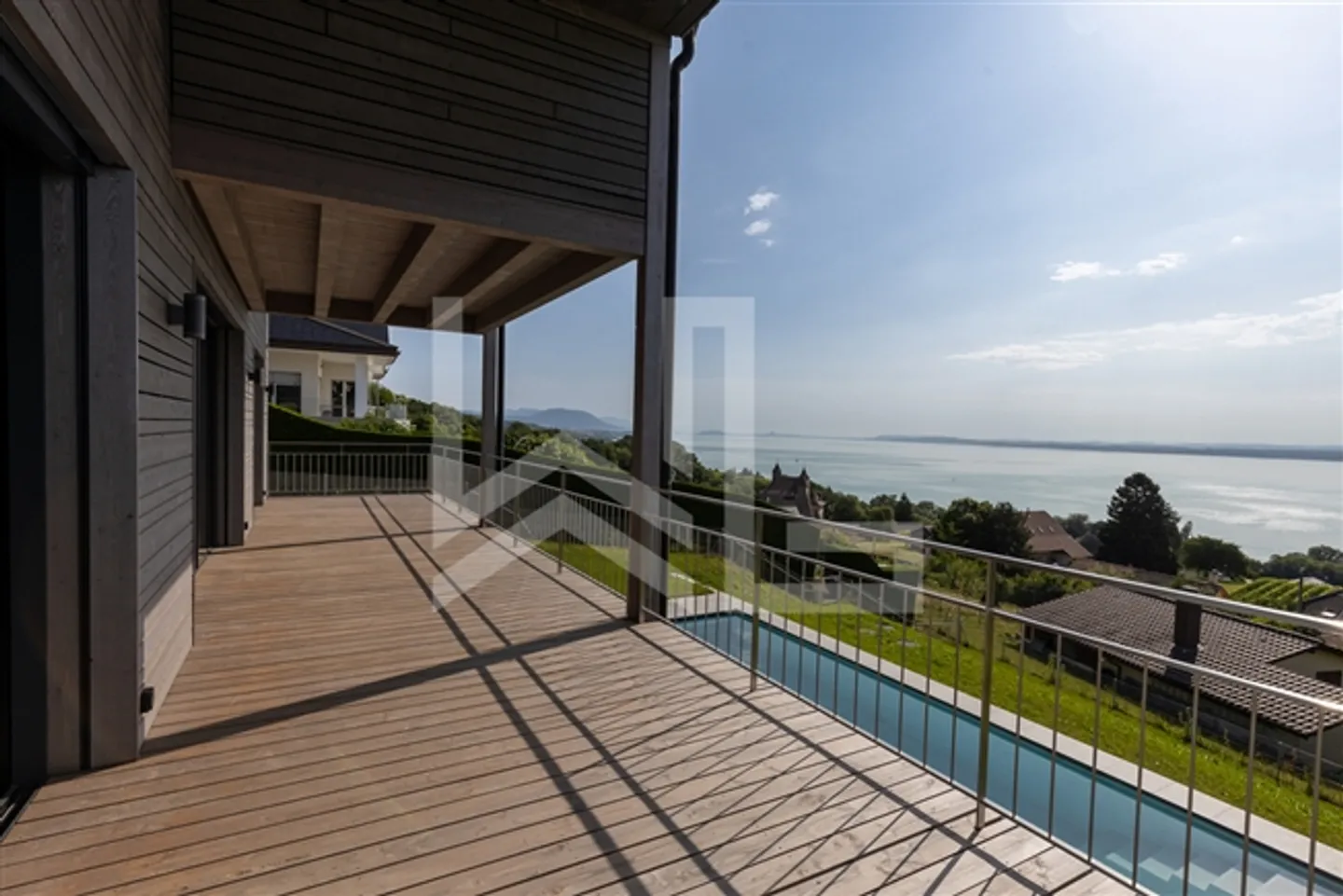 Stunning property with exceptional views of the lake and the Alps - Photo 8 of 13