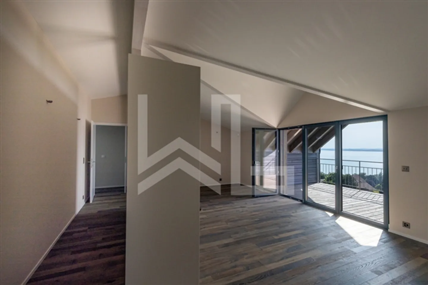 Stunning property with exceptional views of the lake and the Alps - Photo 10 of 13