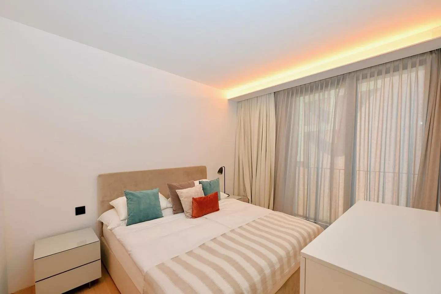Refined Apartment in Central Location in Lugano - Photo 7 of 15