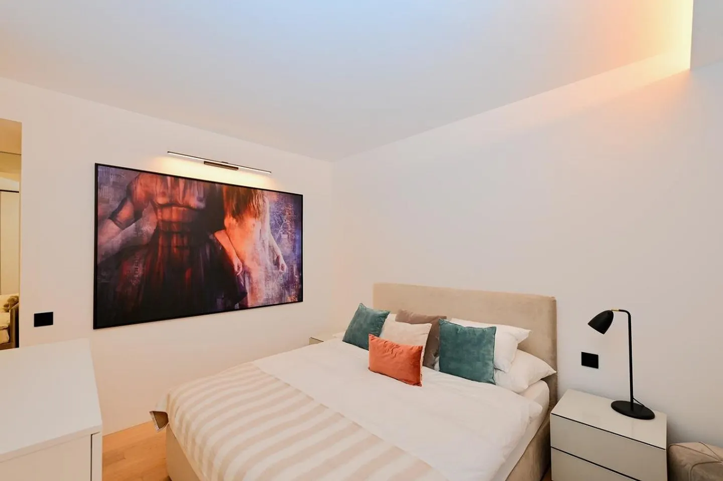 Refined Apartment in Central Location in Lugano - Photo 9 of 15