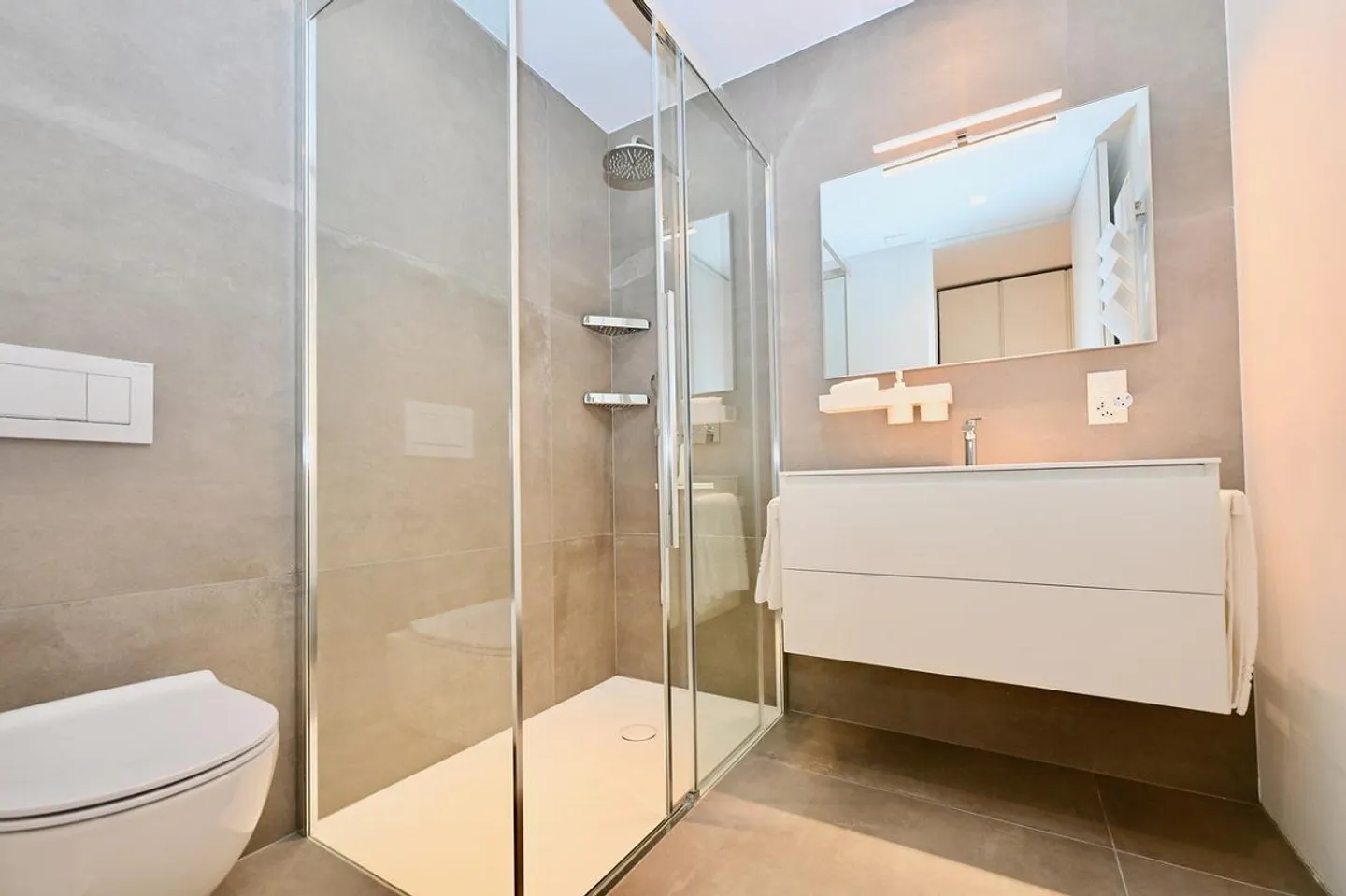 Refined Apartment in Central Location in Lugano - Photo 12 of 15