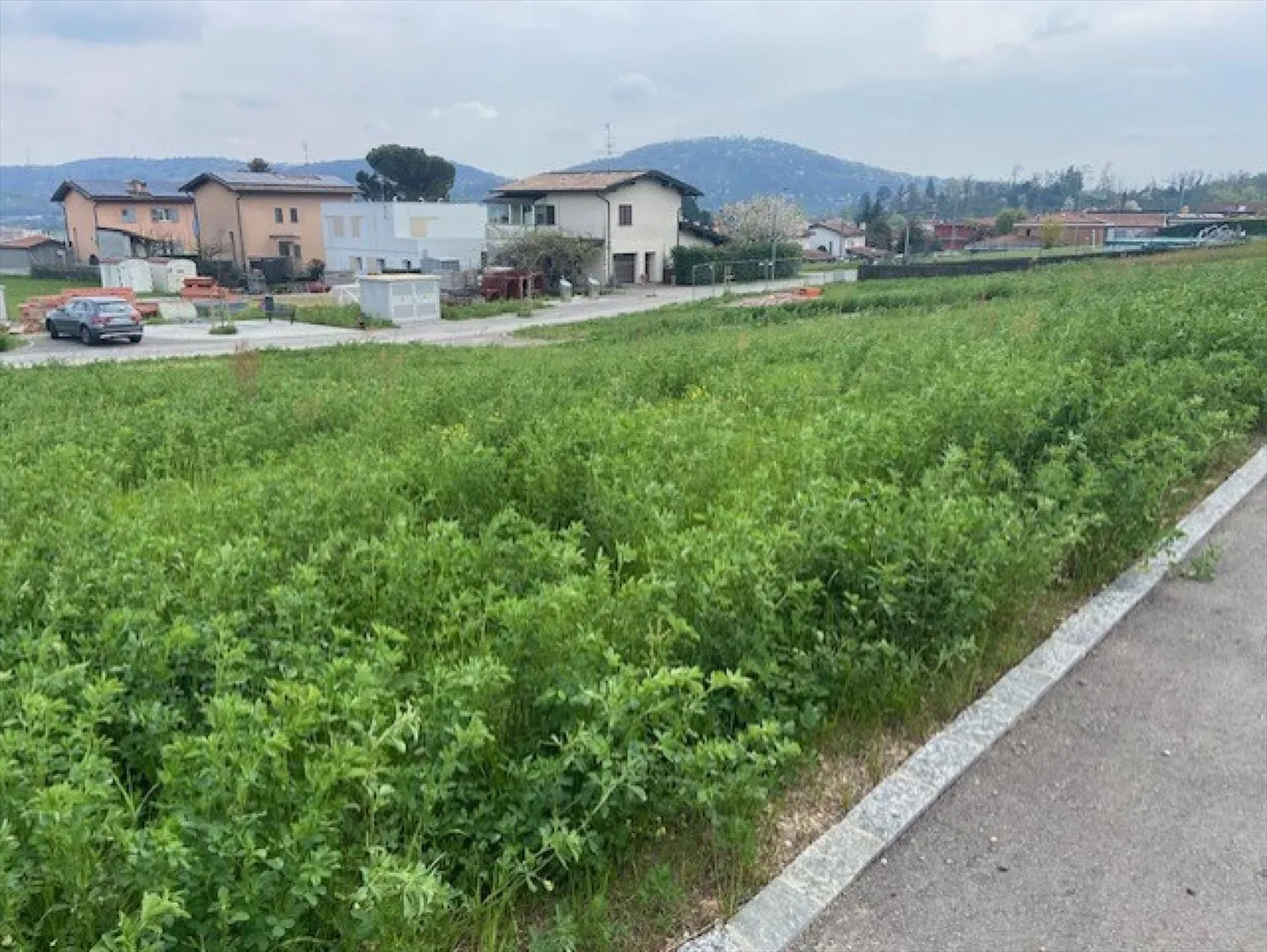 STABIO - Terreno edificabile con licenza approvata per 2 ville - Foto 1 di 4