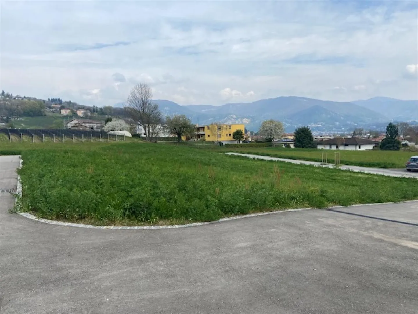 STABIO - Terreno edificabile con licenza approvata per 2 ville - Foto 2 di 4