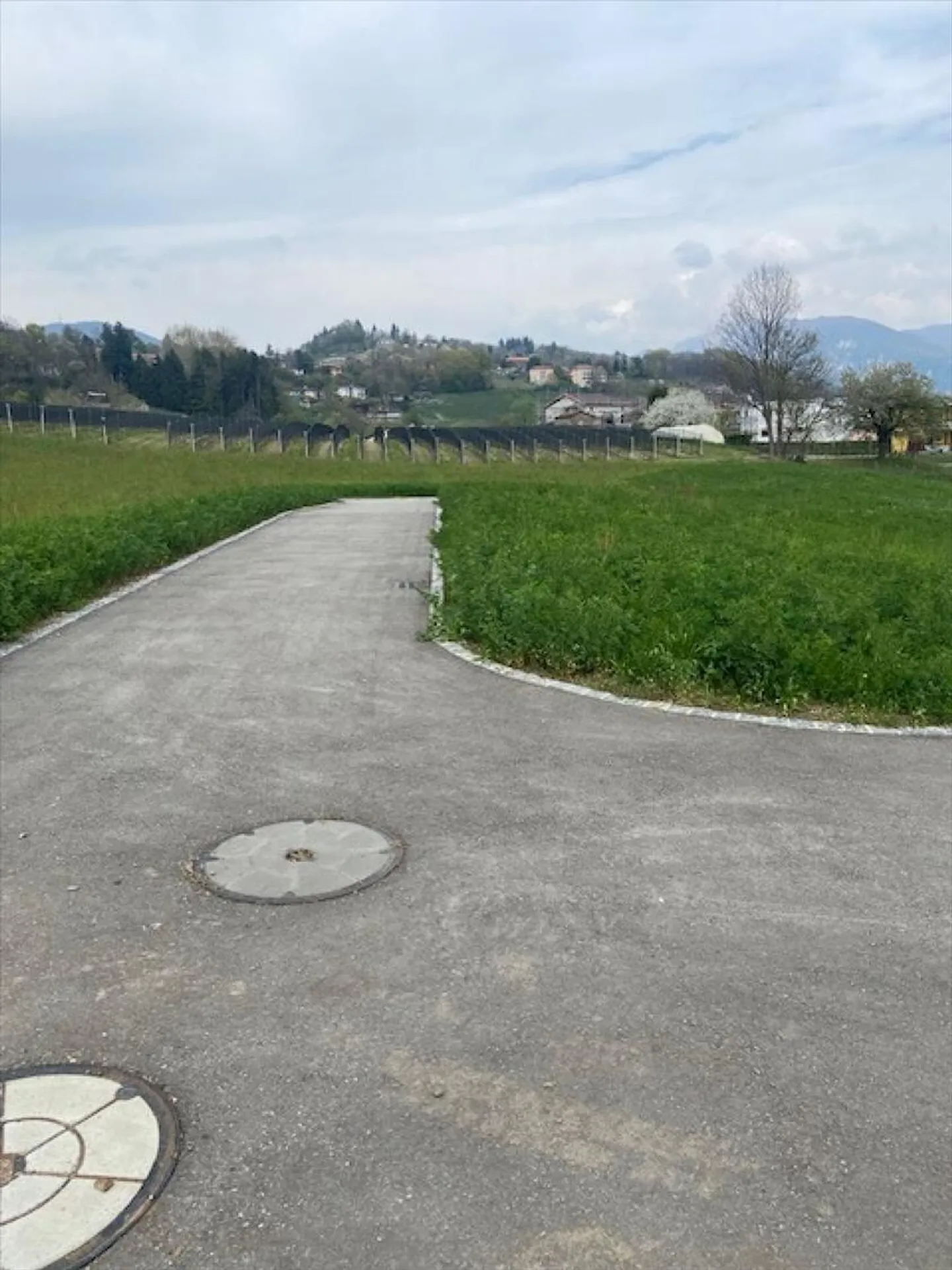 STABIO - Terreno edificabile con licenza approvata per 2 ville - Foto 3 di 4