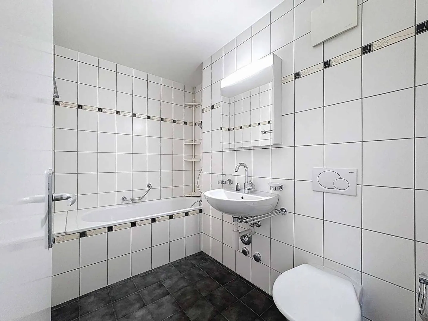 Appartement spacieux de 4,5 pièces avec terrasse - Photo 8 sur 9